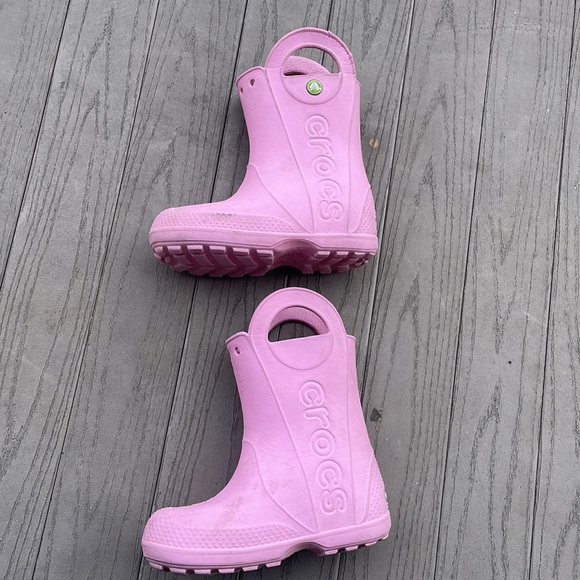 Crocs Handle It Rain Boots Pink Kids Size 11 Carnation Pull On - Picture 3 of 6